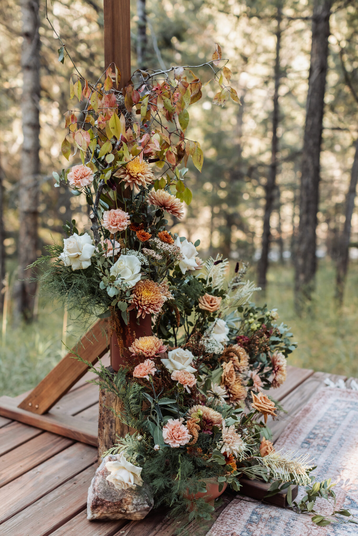 Hummingbirds & the Spoon, led by Alexa Kilgore, playing acoustic music at Juniper Lodge & Treehouses in Evergreen, Colorado.