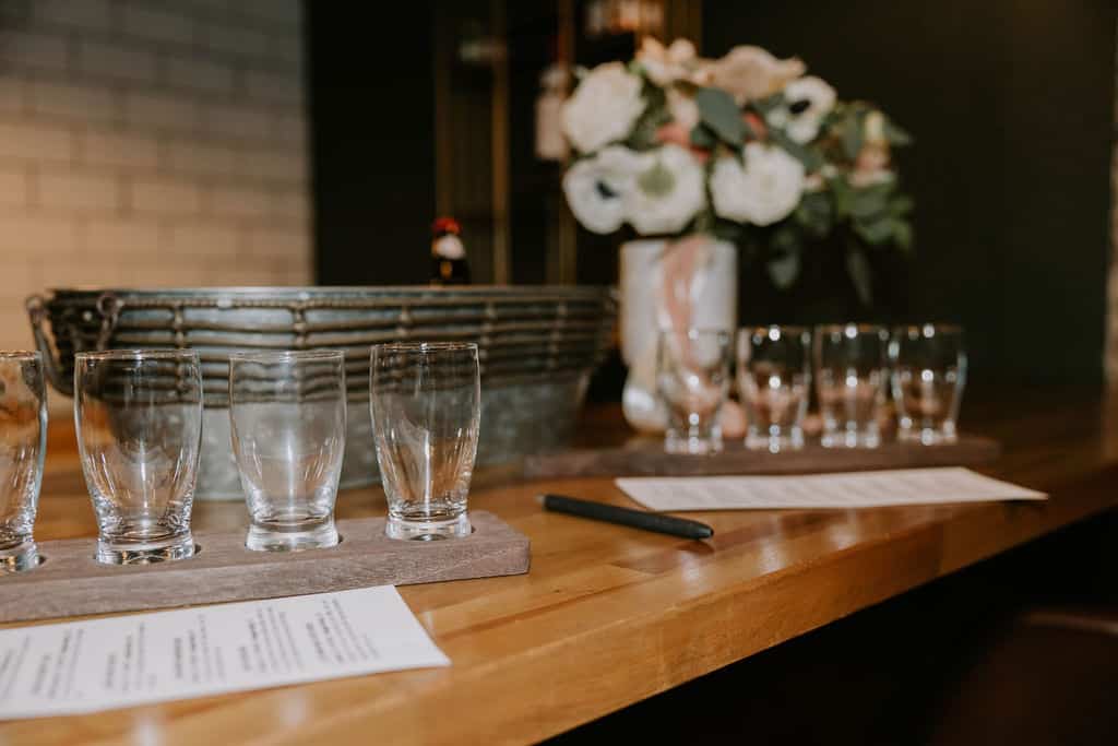 Craft beer tasting in the lounge at Juniper Lodge & Treehouses